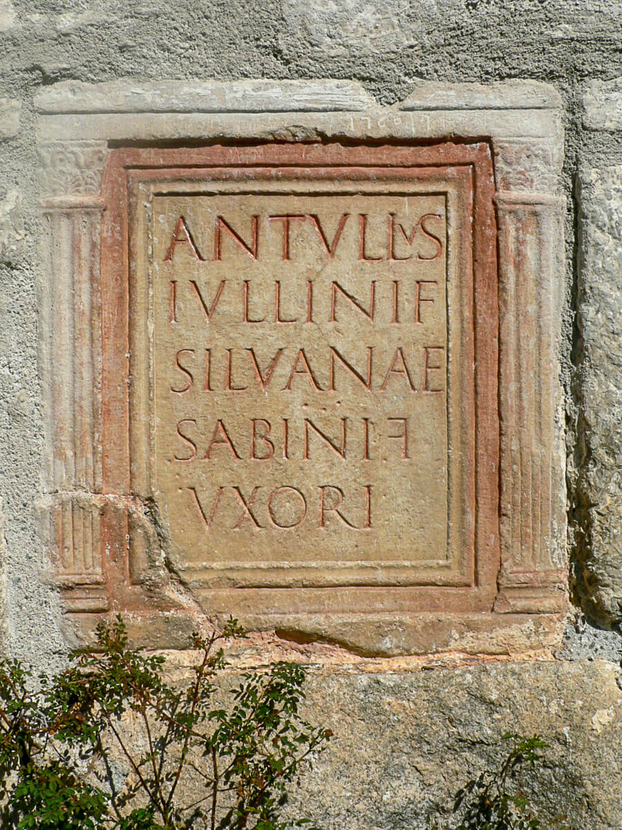 Stèle Gallo-romaine - Eglise d'Anéran
